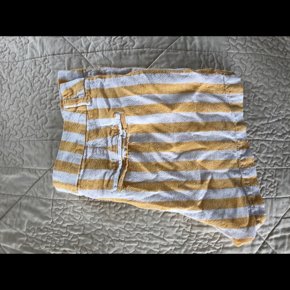 stripped shorts - Picture 2 of 4
